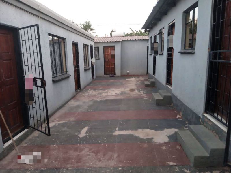 Rental rooms for sale at Mabopane Odi
