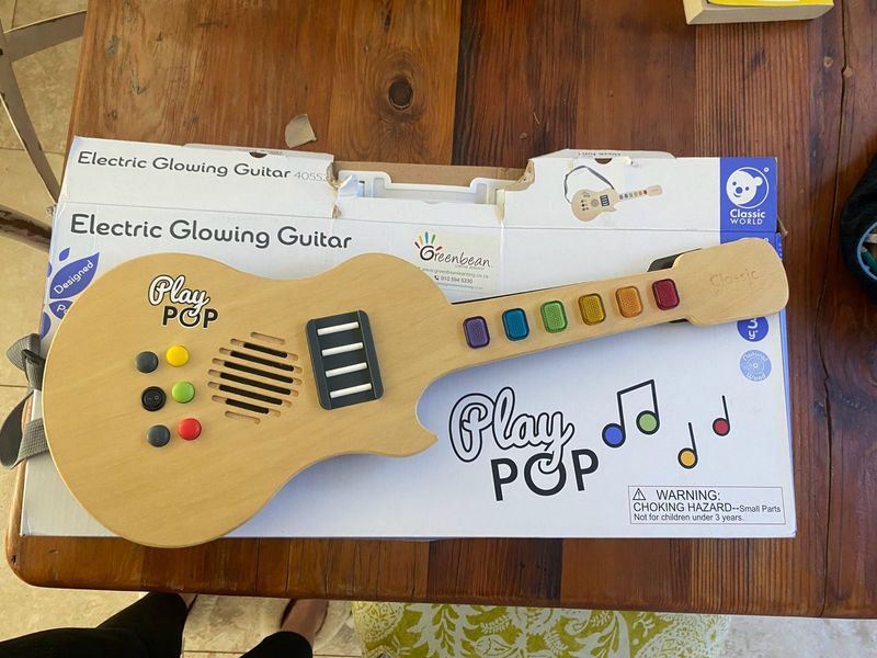 Classic world electric glowing guitar toy