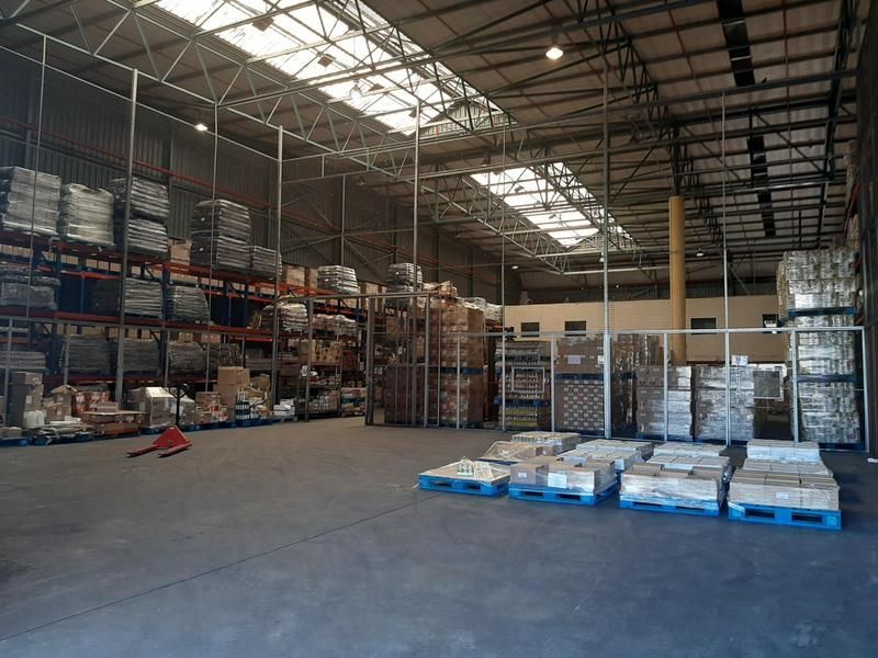 Industrial unit to let in Elsies River - PRIME 3272sqm warehouse - Secure park - GREAT eave heigh...