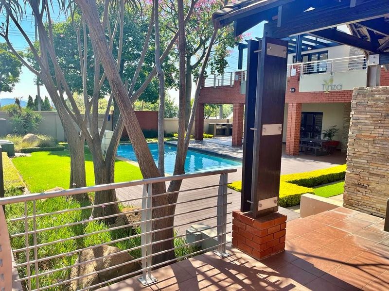COZY 1 BEDROOM APARTMENT FOR SALE IN LONEHILL, SANDTON