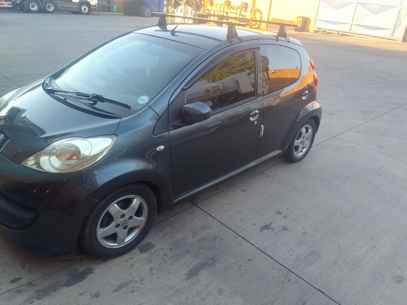2009 Peugeot 107 Hatchback 1.0 immaculate condition R50,000 negotiable call me on 0682333041