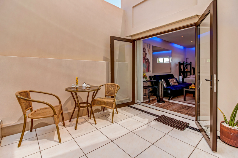 Fully Furnished, Exclusive, Modern and Secure Studio Apartment in Parkhurst.