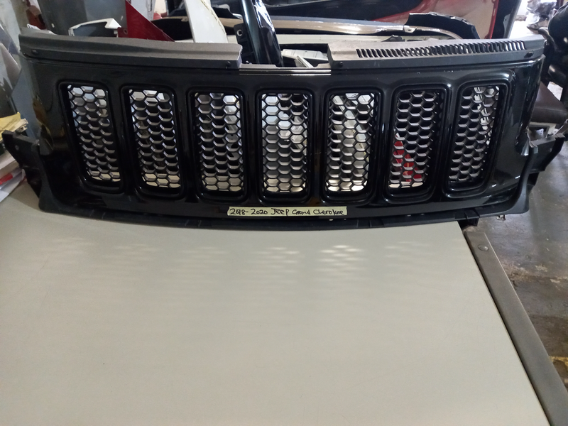 Jeep Grand Cherokee SRT Front Upper Grille (2018 - 2023)