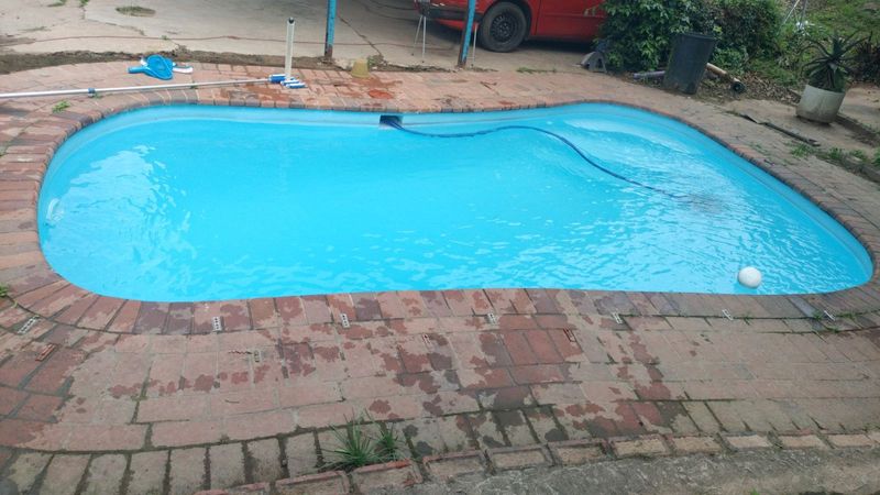 Clear view pool services