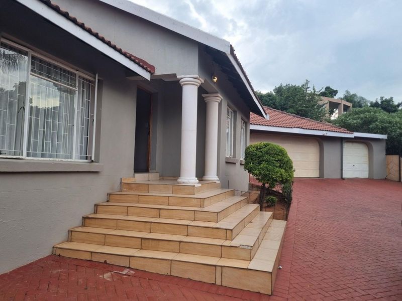 House in Cashan For Sale