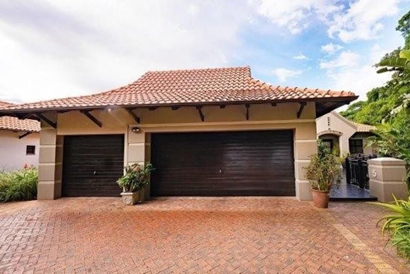 Stunning 5 bedroom townhouse to let in Zimbali Estate R50 000
