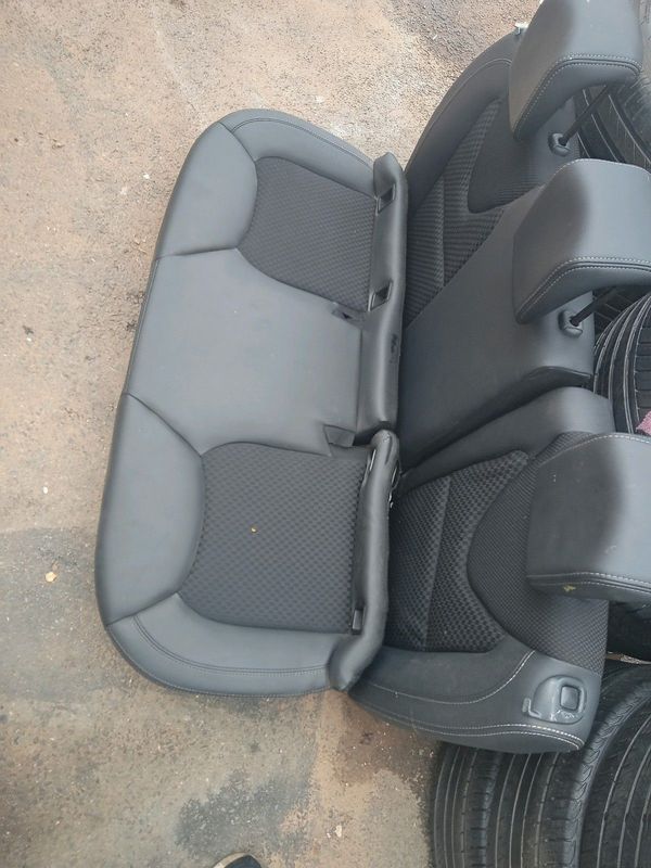 Renault clio iv leather seats