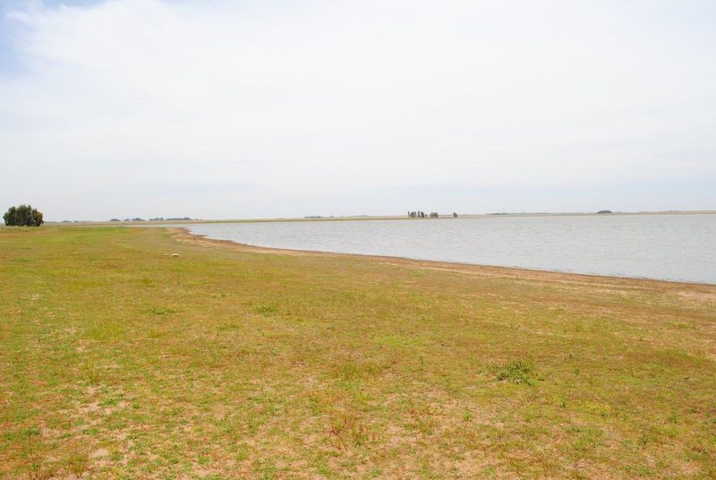 Vaal Dam water front stands from 1.5ha 20Km from Vaal Marina