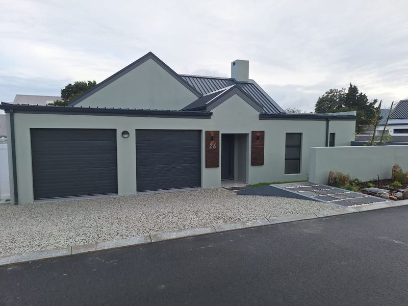 **Brand New Home in Secure Kommetjie Estate**