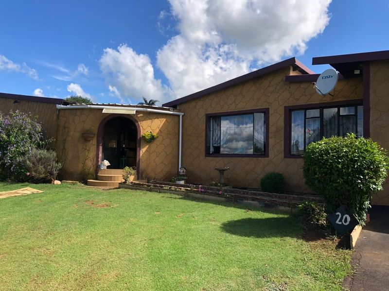 5 Bedroom House For Sale in Howick West