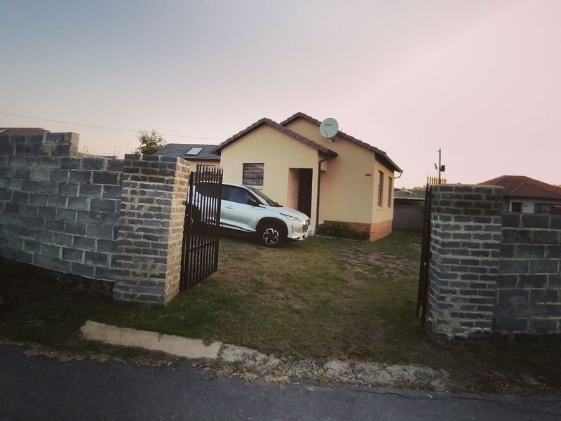 2 Beds 1 Bath in Bloubosrand