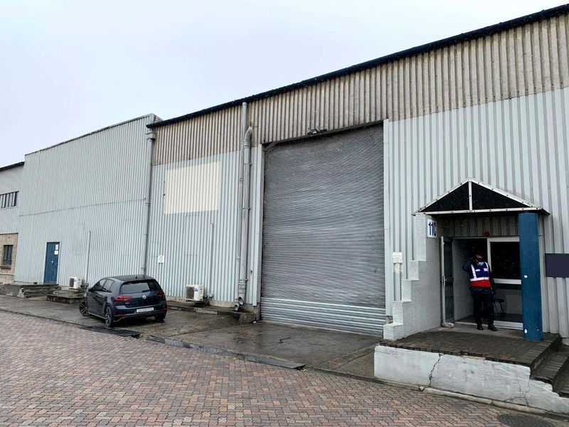 2304m² warehouse/unit to let in sought after industrial park