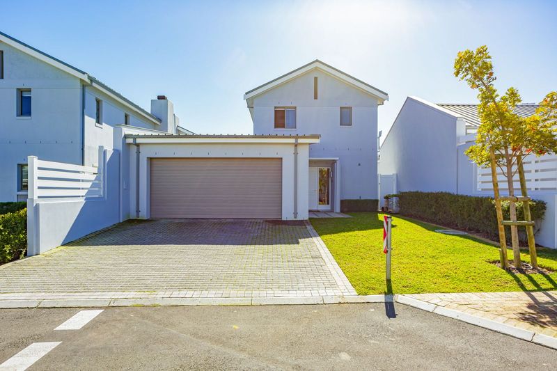 North Facing Home in Le Parc Estate