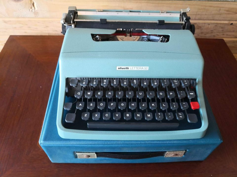 Olivetti Lettera 32 Typewriter in Excellent Condition. R900