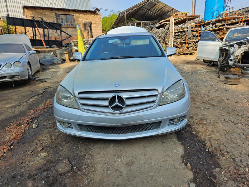 Mercedes-Benz C200 W204 Kompressor 2007 preface stripping for spares