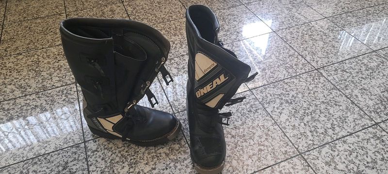 Motorcross boots very good condition size 10