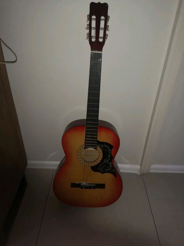 Guitar for sale R450