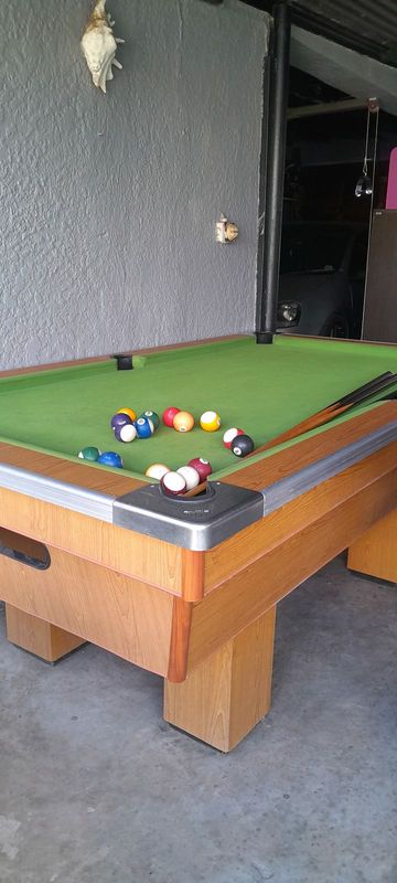 Urgent Pool table for sale !!!