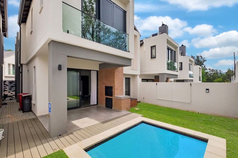 3 Bedroom townhouse-villa in Bryanston For Sale