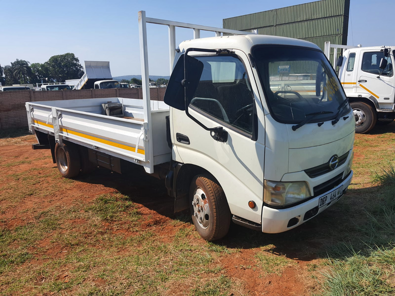 2013   HINO 300915 DROPSIDE TRUCK FOR SALE (T56)