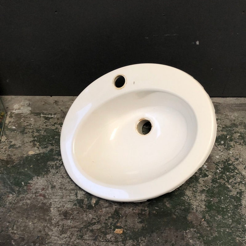 White Oval Sink  -REDUCED- A39556