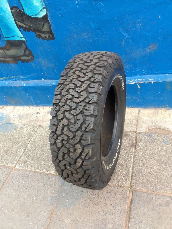 one brand new  245/75R17 BF Goodrich KO2 All-Terain T/A Tyre. Only 1 tyre available you can contact