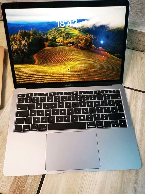 2019 MacBook Air Space Grey 1.6GHz Intel Core i5 Processor