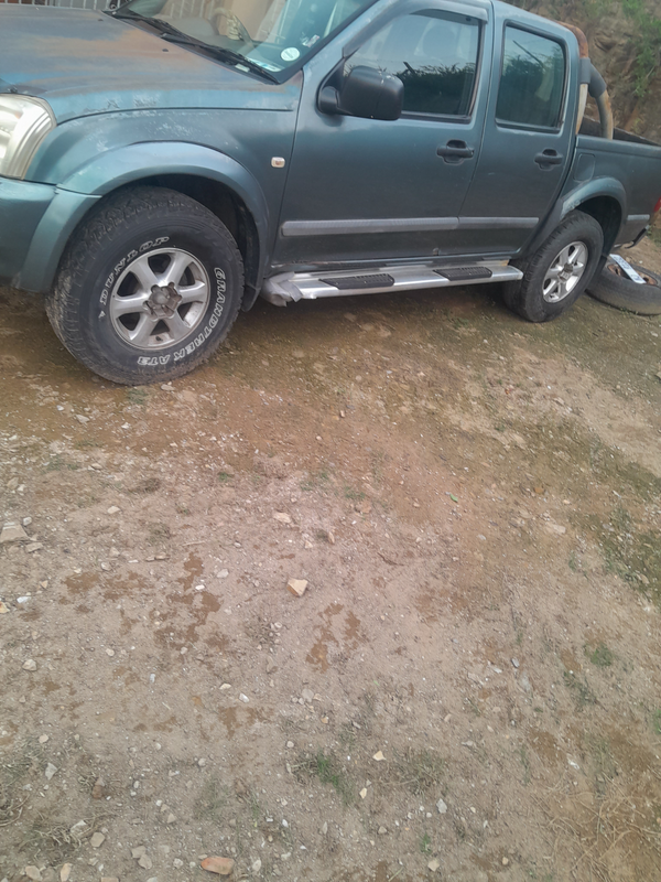 250 Isuzu le for sale or stripping