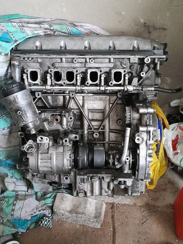 Volkswagen T5 2.5 engine