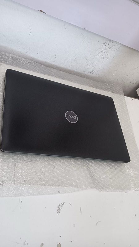 Dell Latitude 5490 i5 Win 11 Pro (still fresh &amp; fast) clean