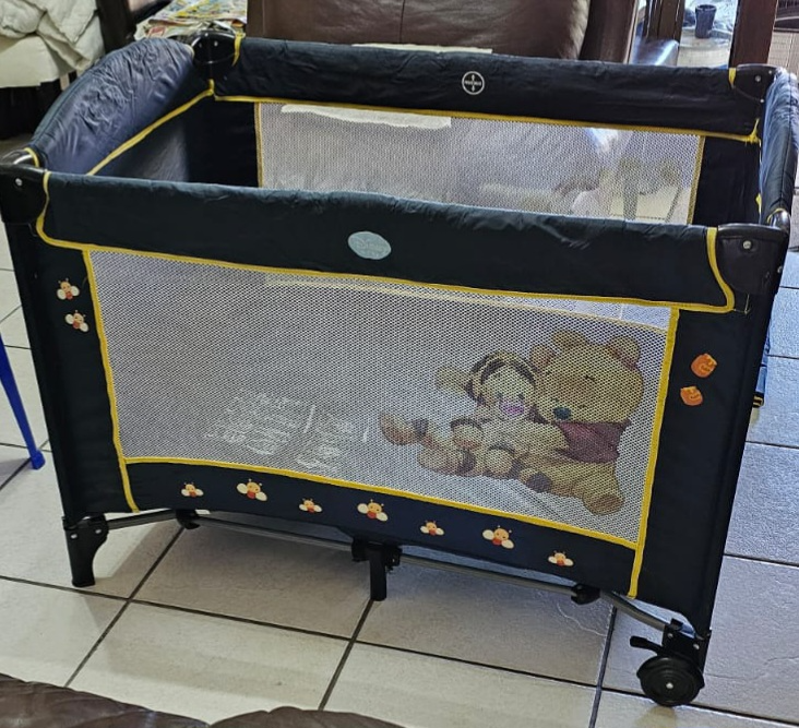 Baby camp cot
