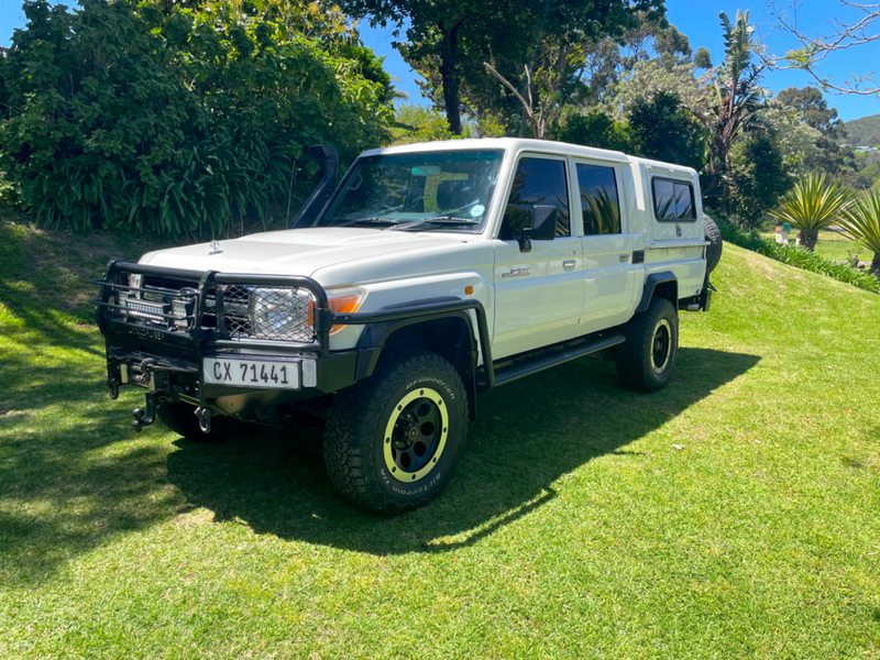 2011 Toyota Land Cruiser Double Cab