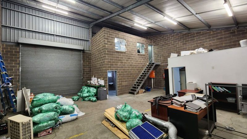 185m2 Mini-factory TO RENT / TO LET in Briardene | Swindon Property