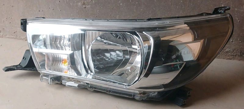 Toyota gd6 left headlight