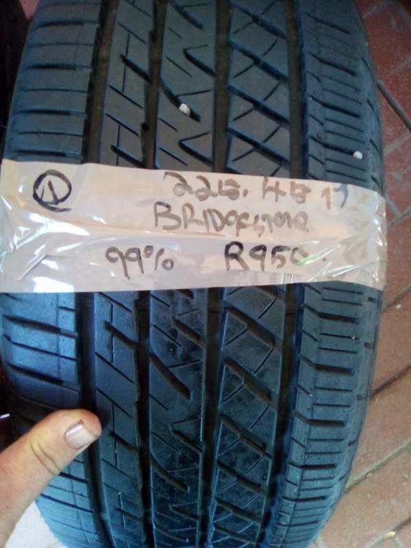 1xBridgestone tyre 225/45/17 As new!!!