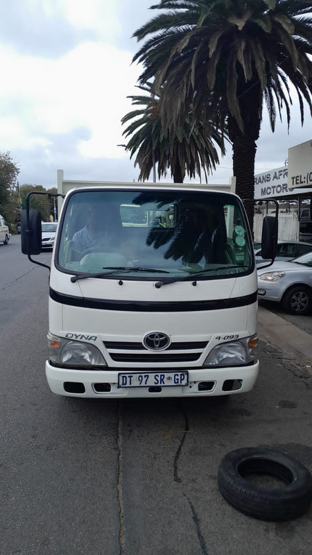 Toyota dyna 4093 driving school in a gret condition for sale at an affordable price