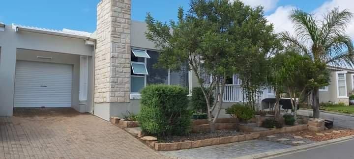 Spacious townhouse within walking distance from Curro school and Mossel Bay Mall.