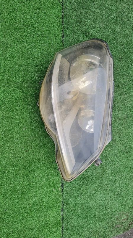 Polo right head light