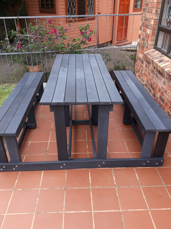 Picnic table recycled plastic