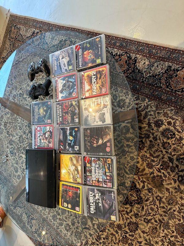 PlayStation 3, 1 Tb with 13 games and 2 controllers