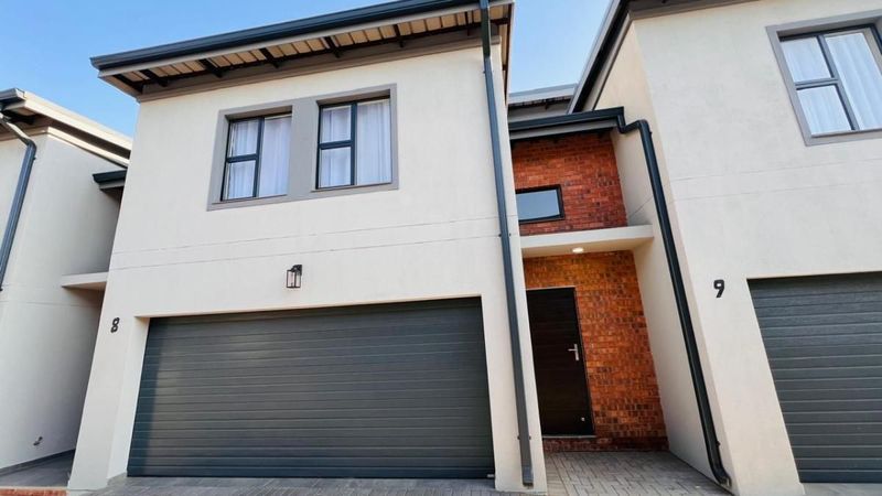 Newly build and modern house to rent in Secunda in a secure complex