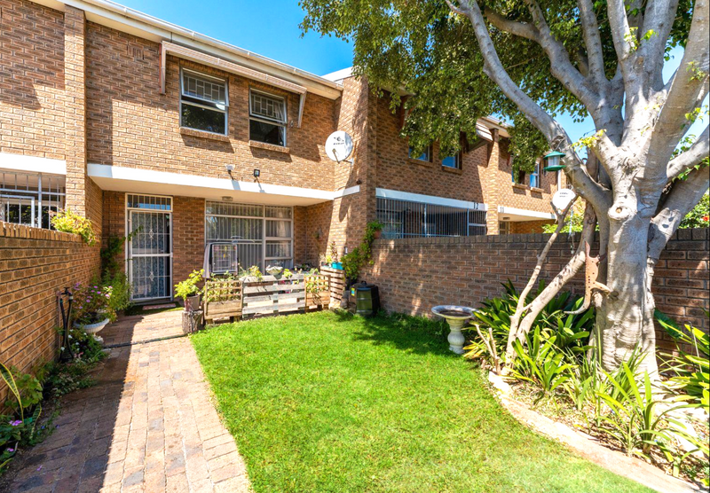 3 Bedroom Townhouse - To Let - De La Heye Belville