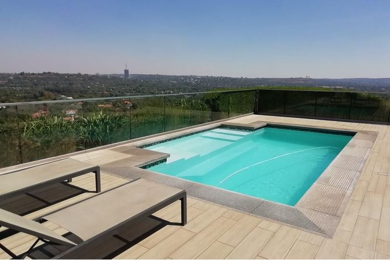 Ease &amp; Luxury with 2 Bed Apartment For Sale in Rosebank