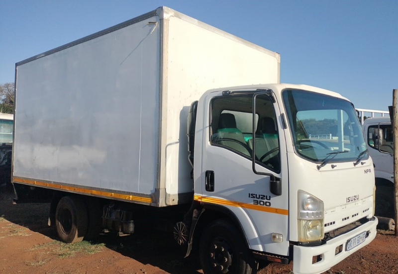 2012 ISUZU NPR300 BOX BODY TRUCK FOR SALE (CT49)