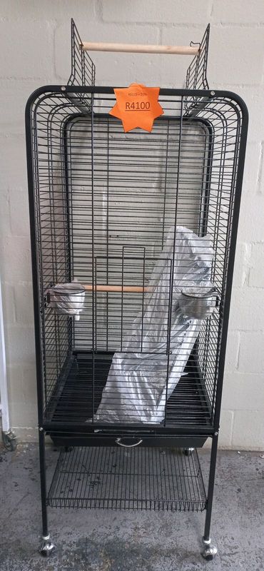 Open top parrot cage on wheels