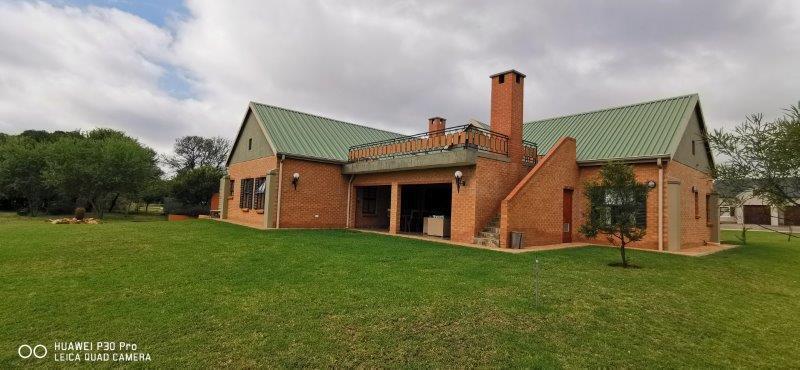 House Share for Young Professionals in Boschkop (3 Bedroom)