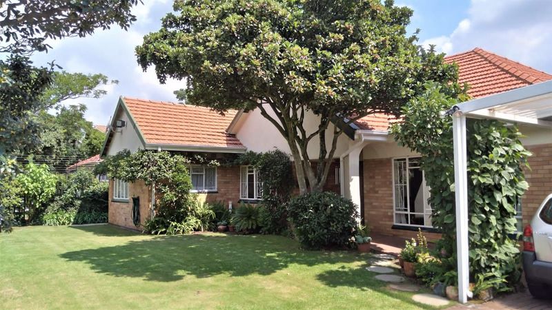 Beautiful Ideally Situated Bachelor Garden Cottage Available in Blairgowrie