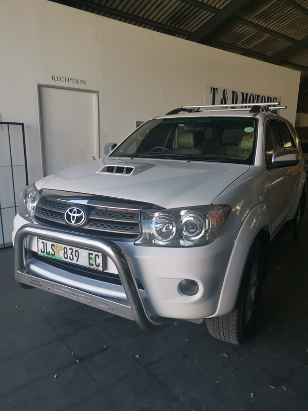 2009 Toyota Fortuner 3.0 D4D Diesel 2x4 7Seater