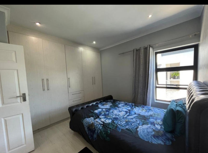 Big Bedroom for rent available R5500