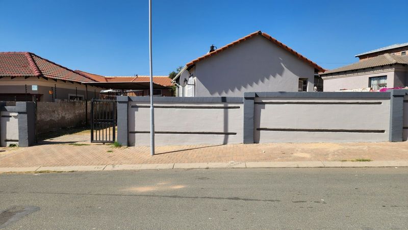 3 Bedroom house in Olievenhoutbosch For Sale